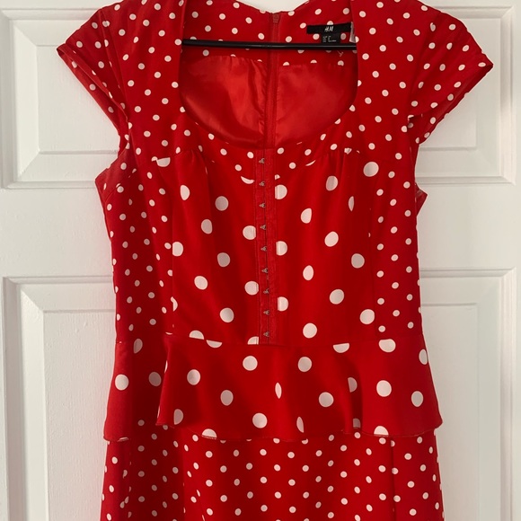 H&M red polka dot retro dress - Picture 3 of 3